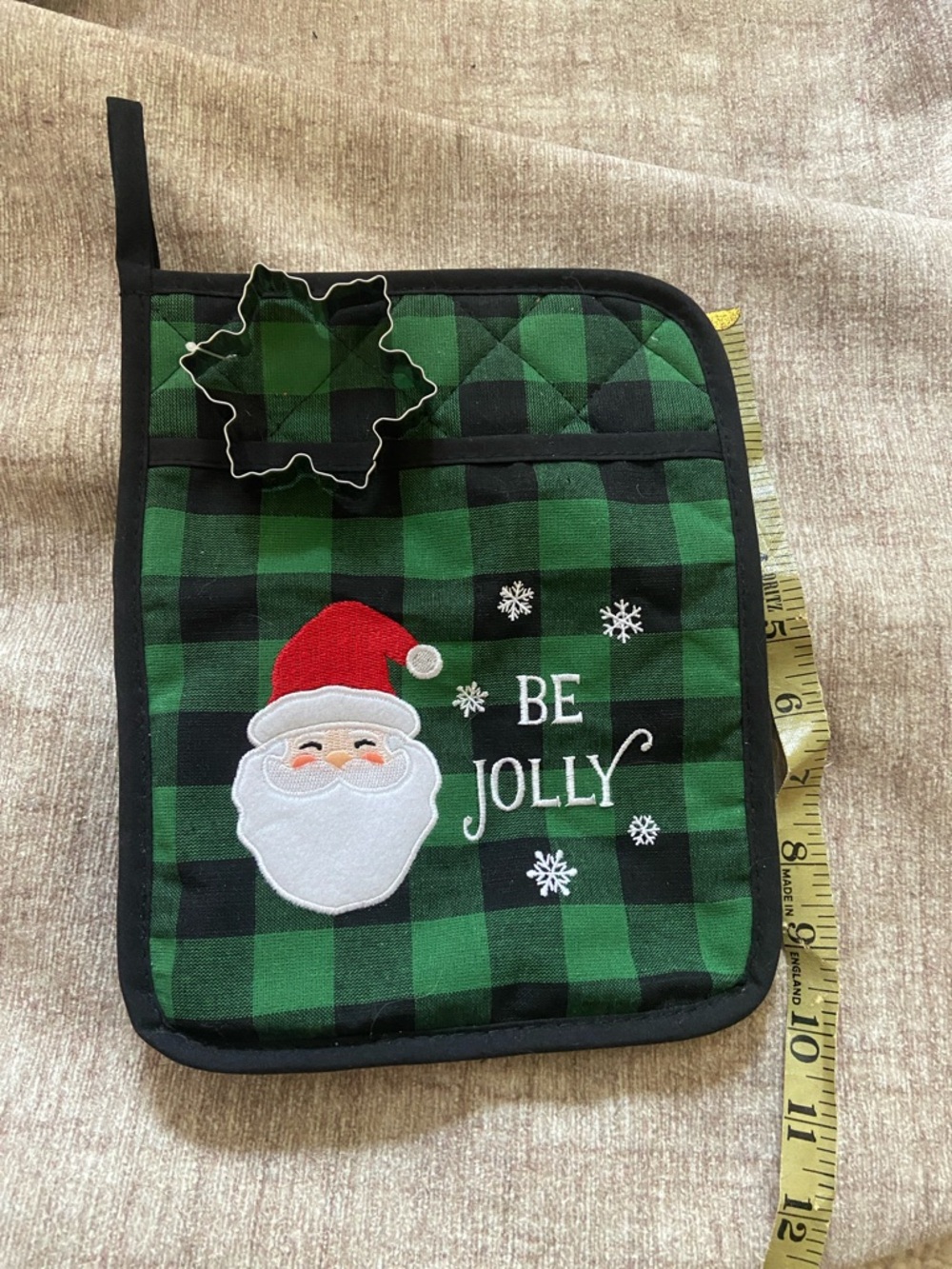 Holiday Oven Mitt with Snowflake Cookie Cutter